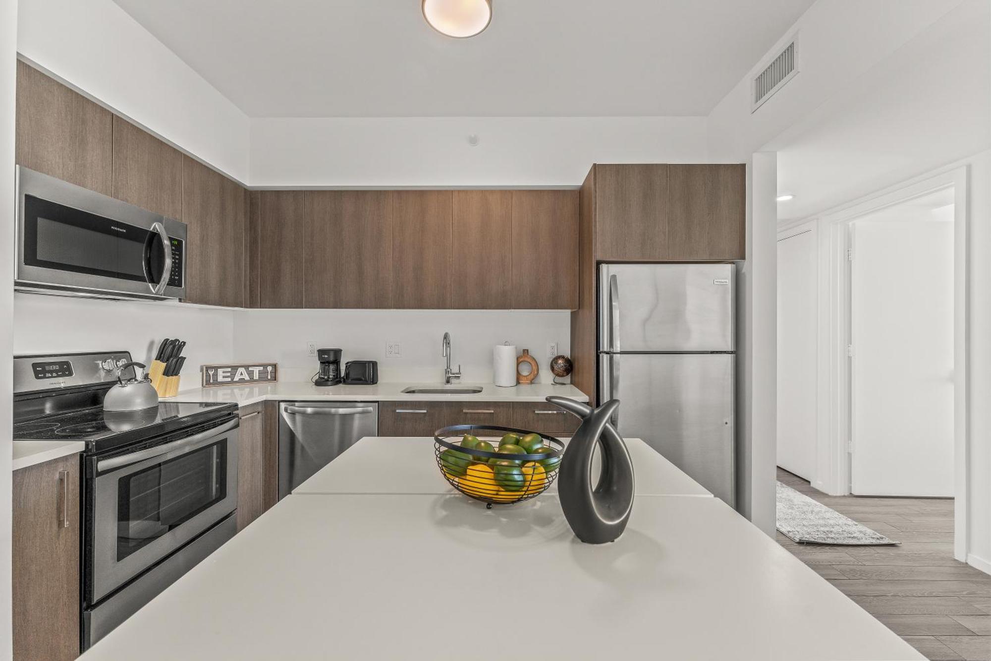 Tr Miami 2 Bedroom, 1 Bedroom, And Studio Condos With Balconies Экстерьер фото